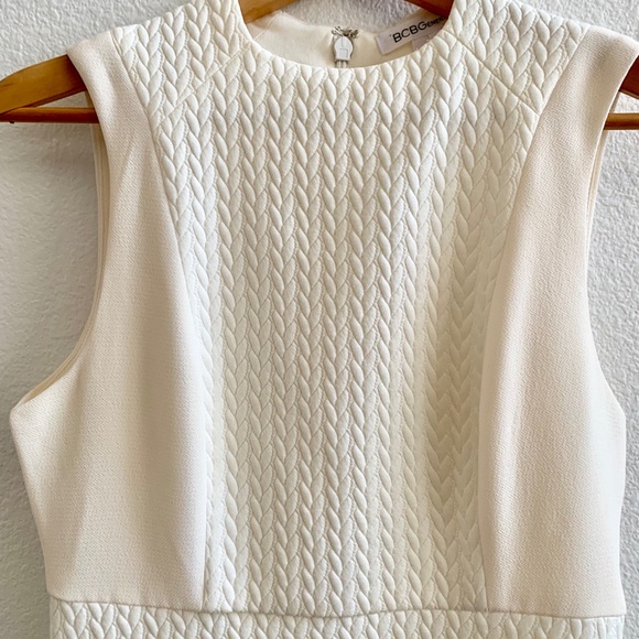 BCBG Fit and Flare Cream Dress Sz 4 - Picture 3 of 5